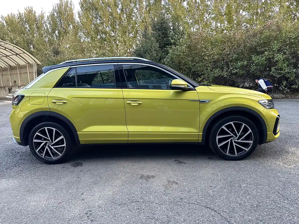 VOLKSWAGEN T ROC EXPLORING SONGS