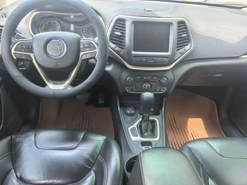 Jeep Cherokee 2.4L Professional Edition, фото 5