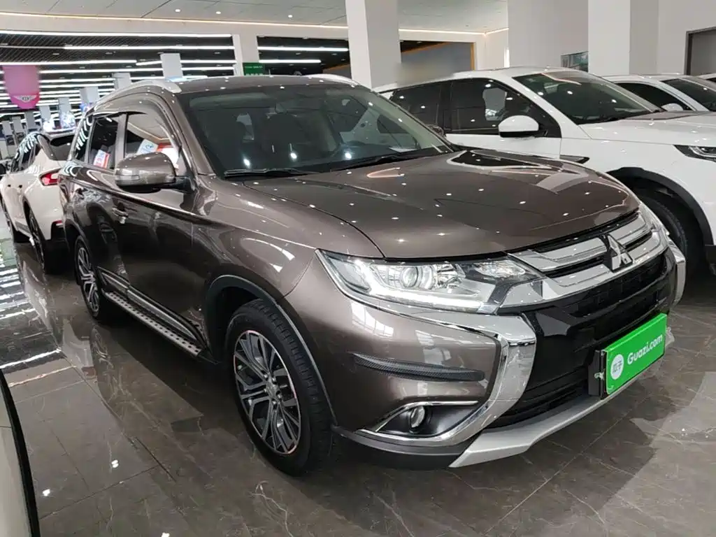 Mitsubishi Outlander — миниатюра 4