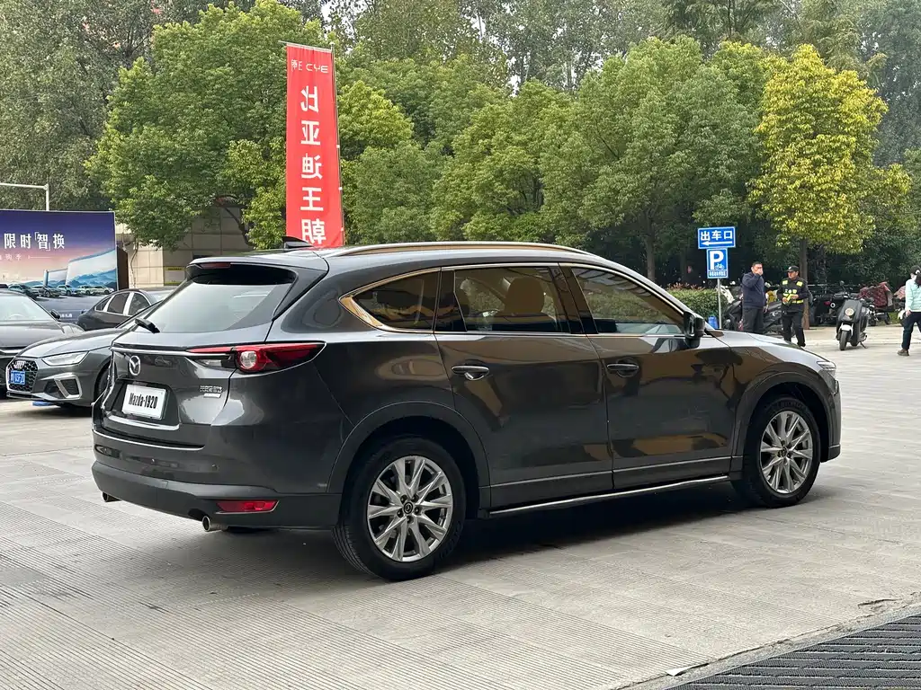 MAZDA CX 8