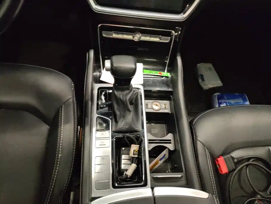 Roewe RX8 — миниатюра 16