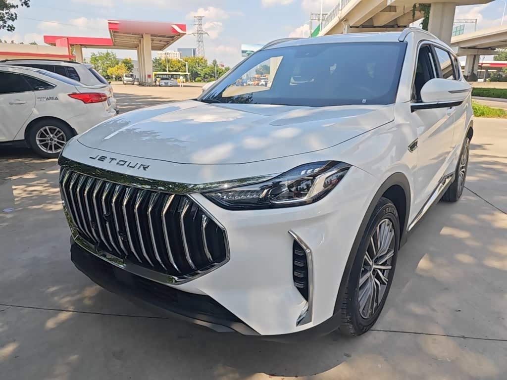 Jetour Jetour X70 PLUS 1.5 л 2024 г. Белый, пробег 49800 км