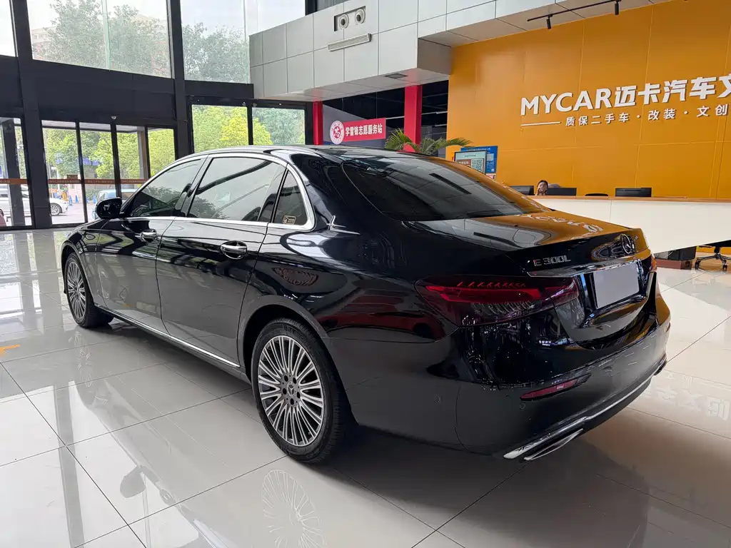 Mercedes-Benz E-Class — миниатюра 18