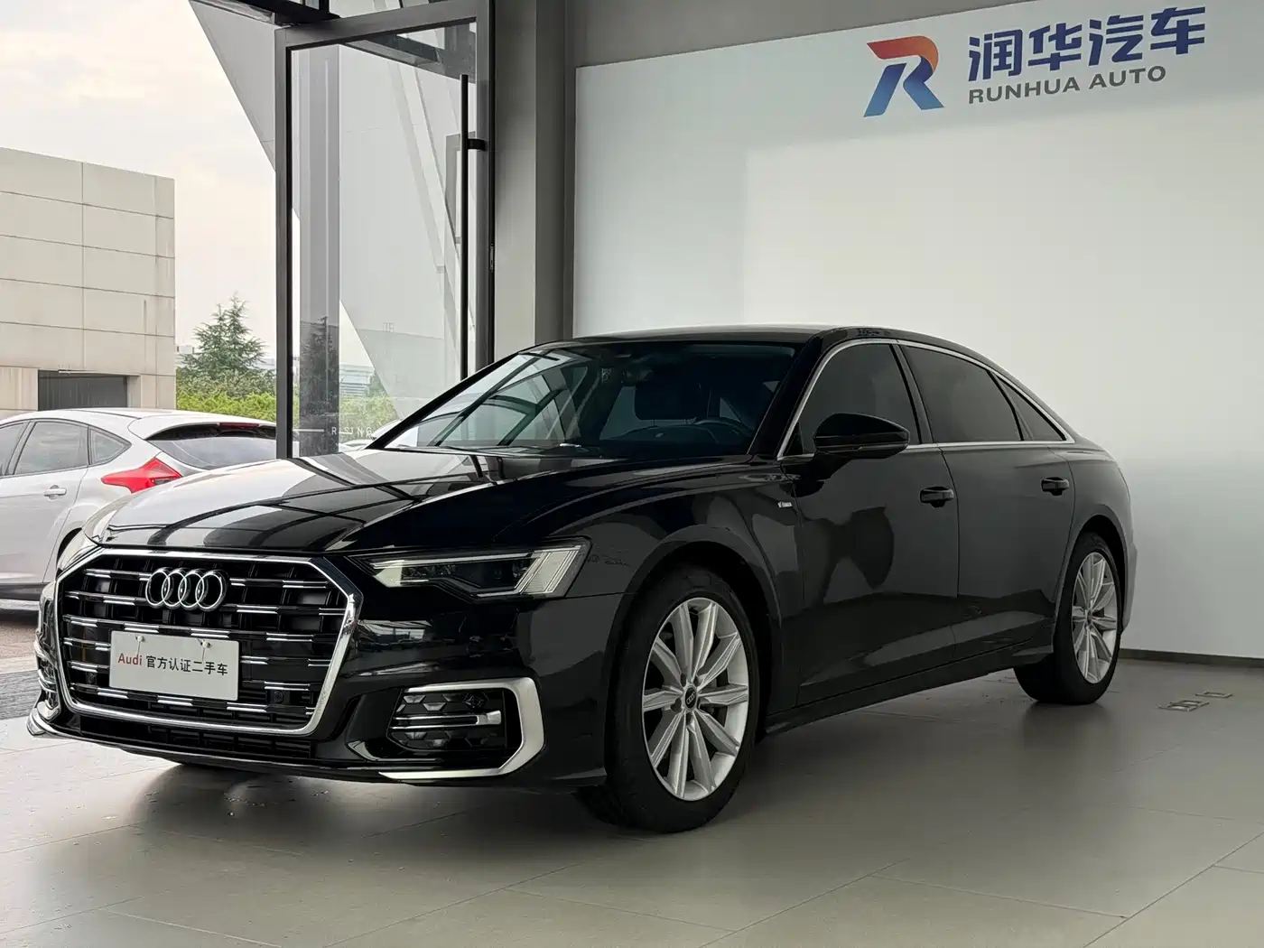 奥迪A6L 2023款 45 TFSI 臻选动感型 2023