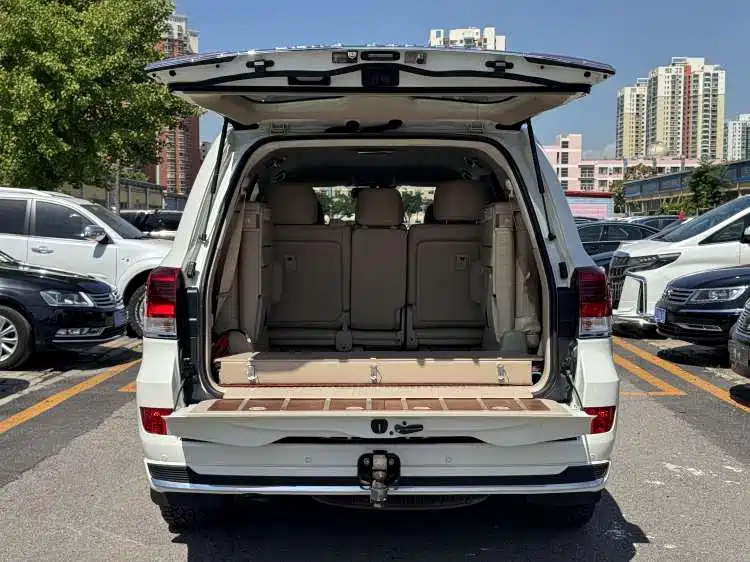 Toyota Land Cruiser 2017 5.7L