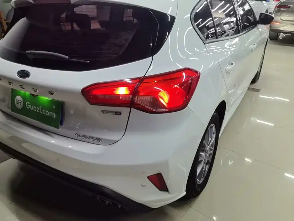 Ford Focus — миниатюра 8