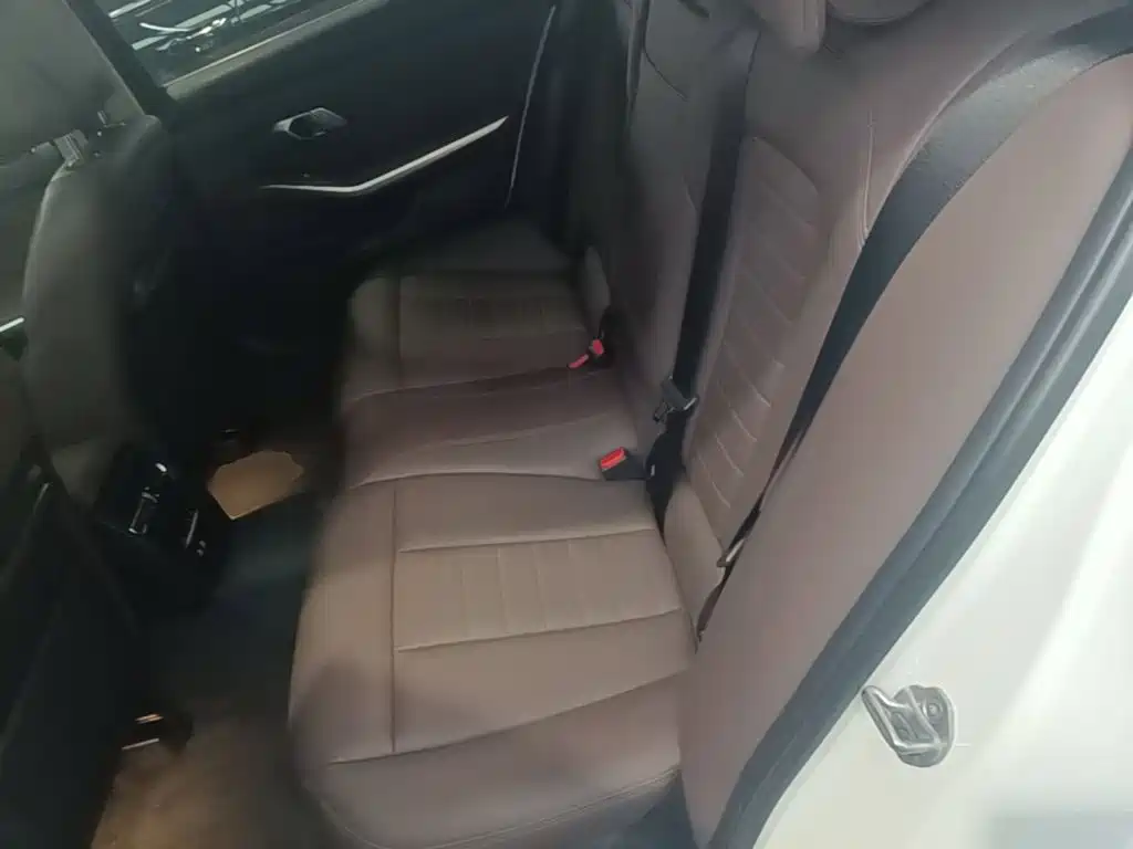 BMW 3 Series — миниатюра 17