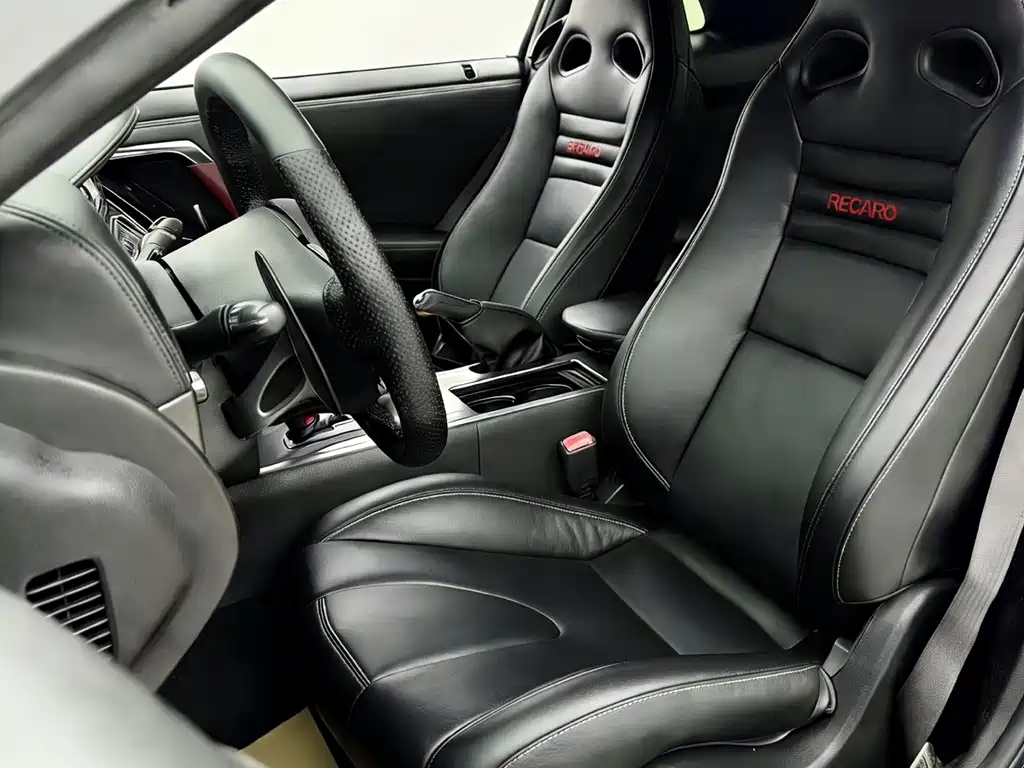 Nissan GT-R — миниатюра 8