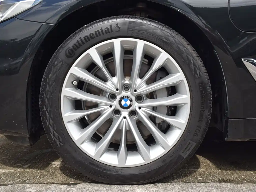 BMW 5 Series New Energy — миниатюра 20