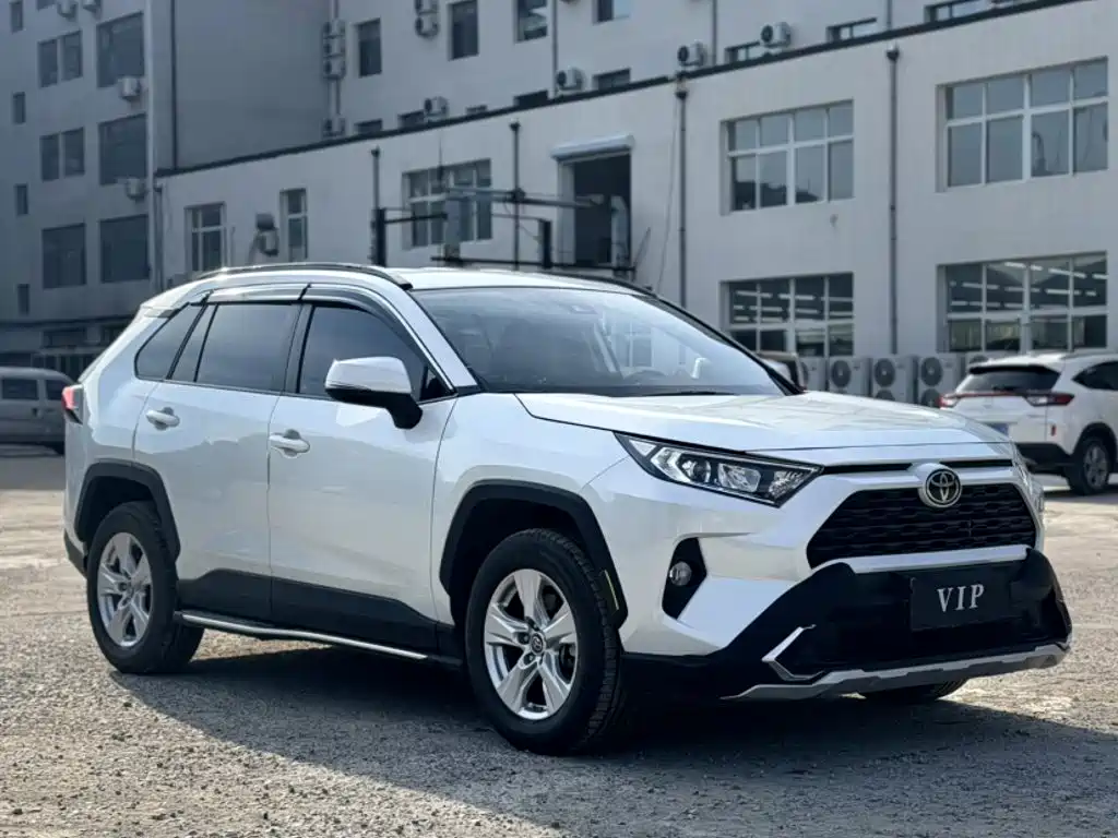 Toyota RAV4 — миниатюра 7