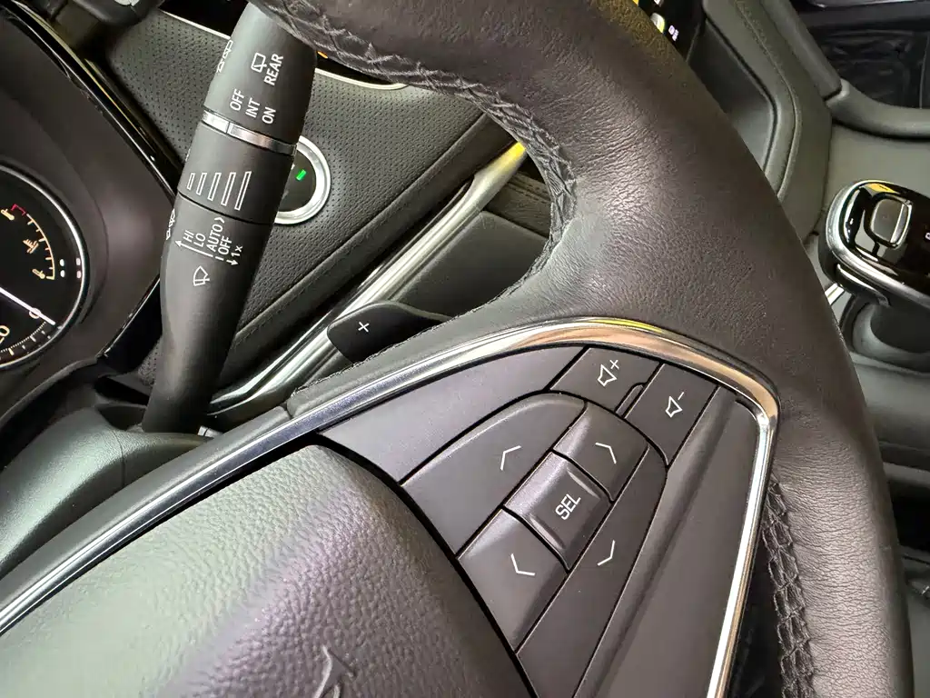 Cadillac XT5 — миниатюра 9
