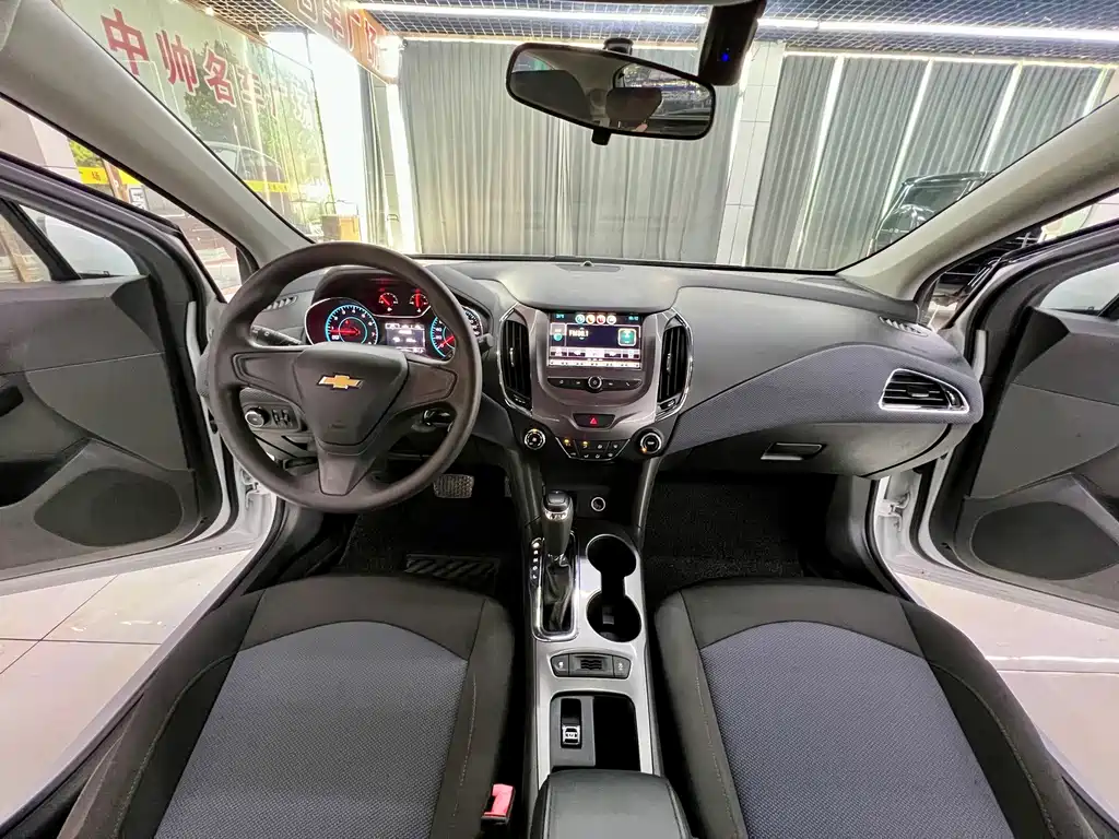 Chevrolet Cruze — миниатюра 16