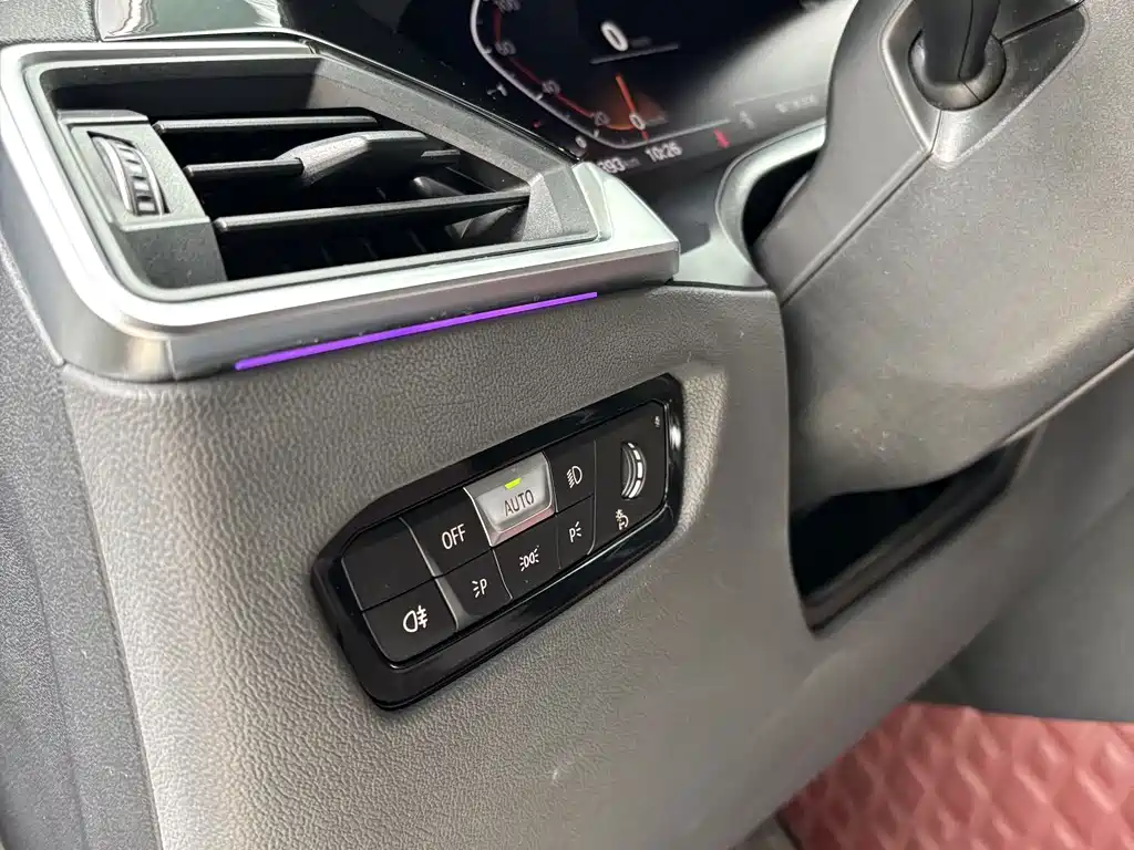 BMW 3 Series — миниатюра 12