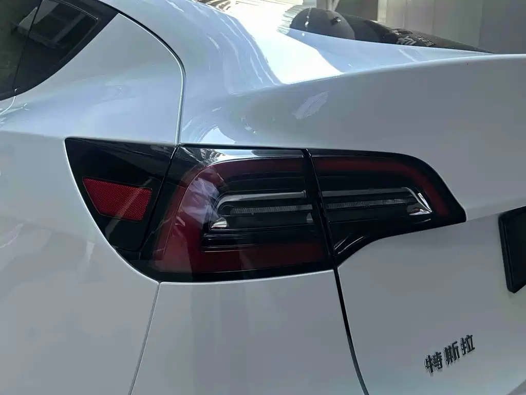 Tesla Model Y 2021 3D7
