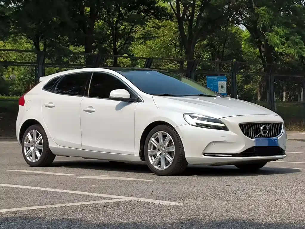Volvo V40 2018