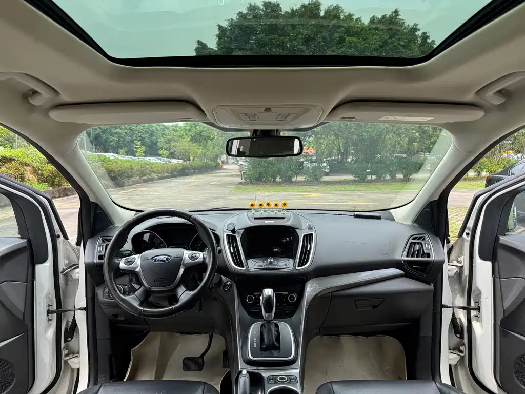 Ford Kuga — миниатюра 9