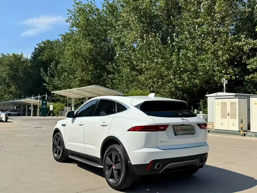 Jaguar E-PACE — миниатюра 6