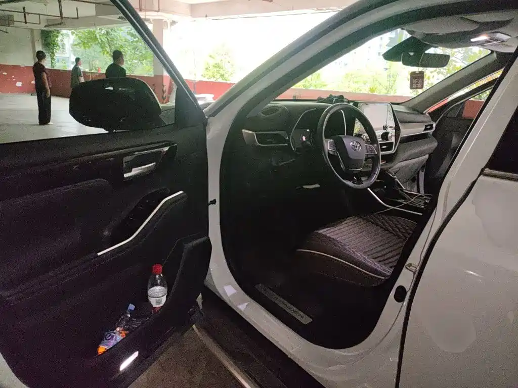 Toyota Highlander — миниатюра 14