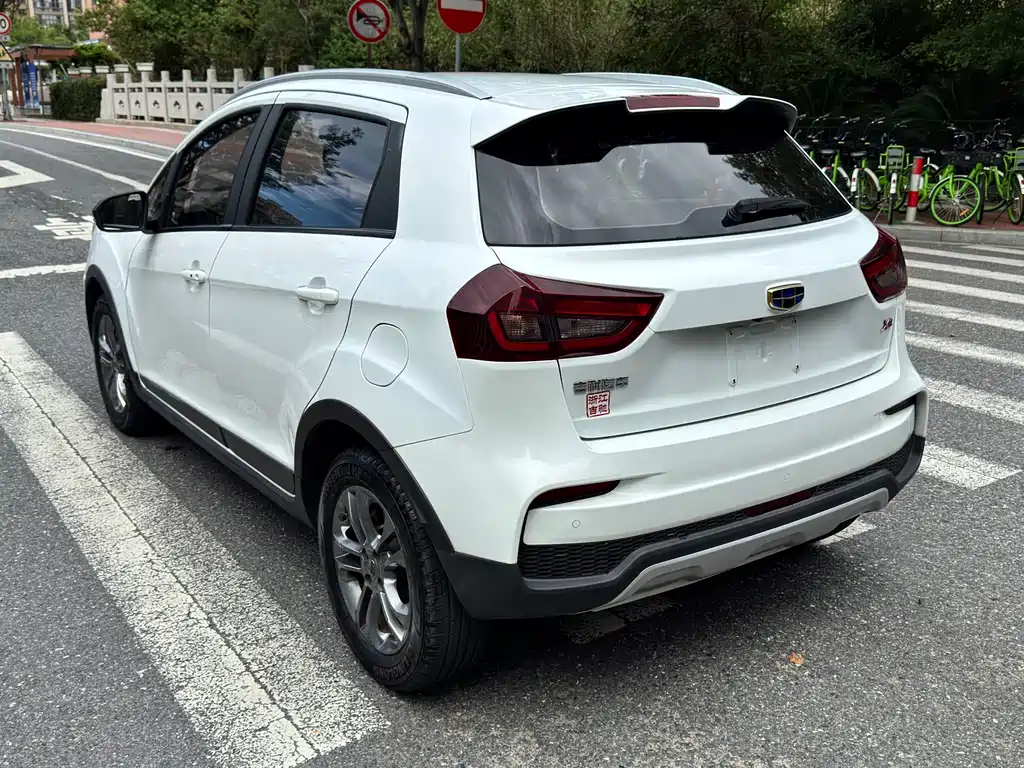 Geely Vision X3 — миниатюра 6