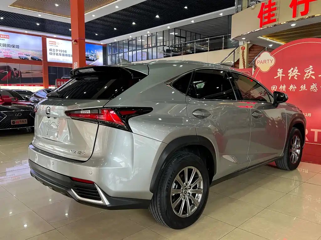 LEXUS NX