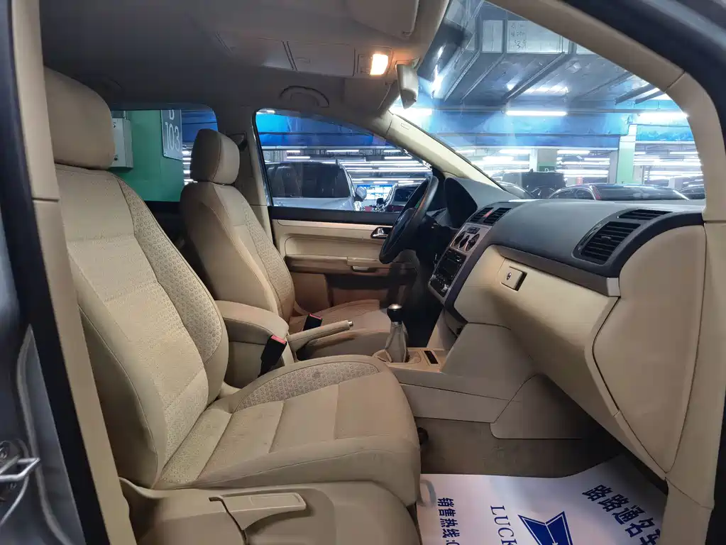 Volkswagen Touran — миниатюра 8