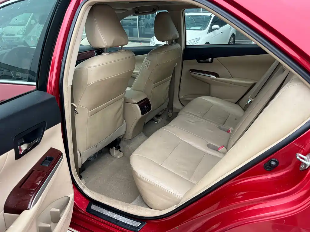 Toyota Camry 2013 2.0G Comfort