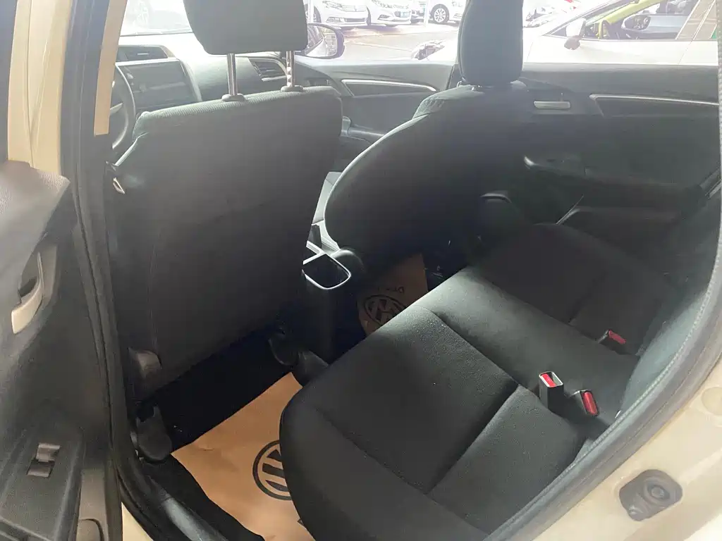 Honda Fit — миниатюра 6