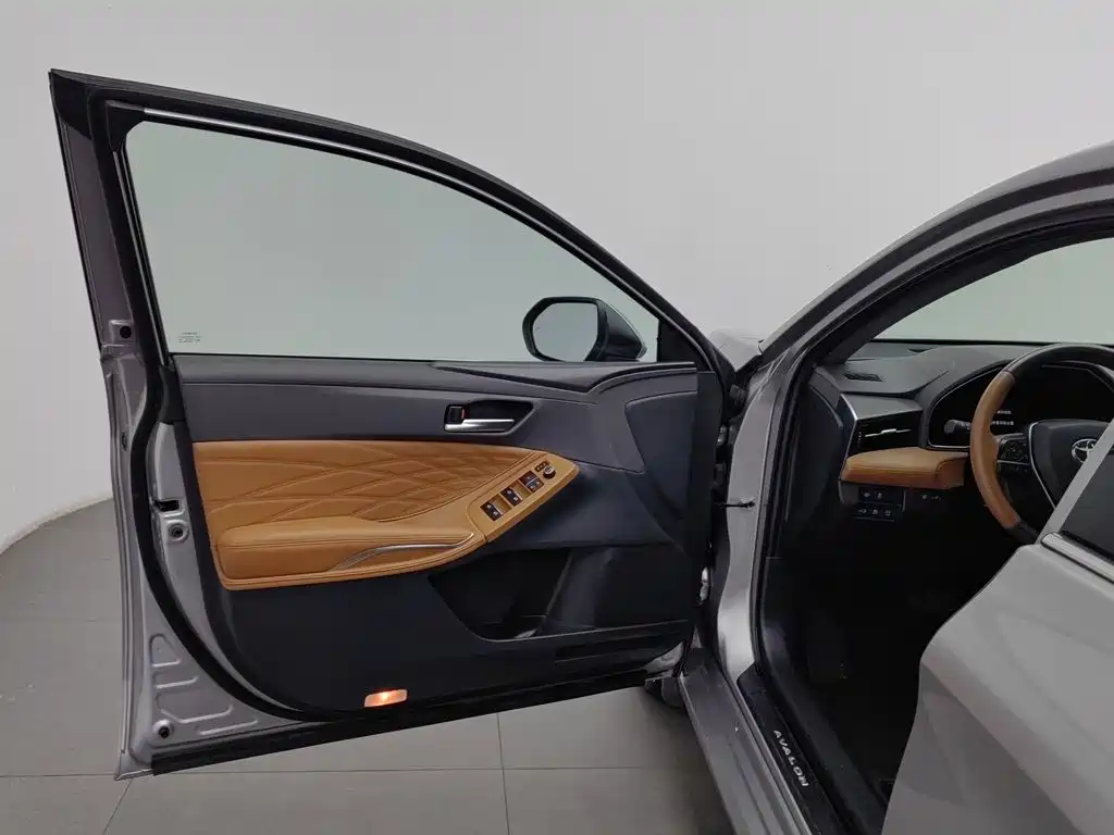 Toyota Avalon — миниатюра 8