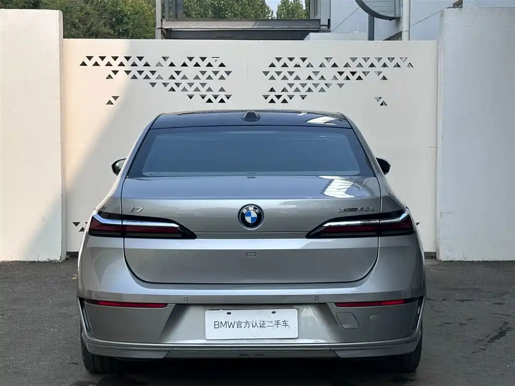 BMW i7 — миниатюра 5