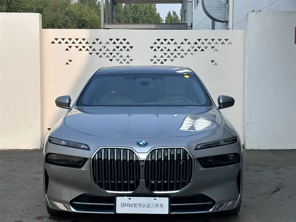 BMW i7 — миниатюра 2