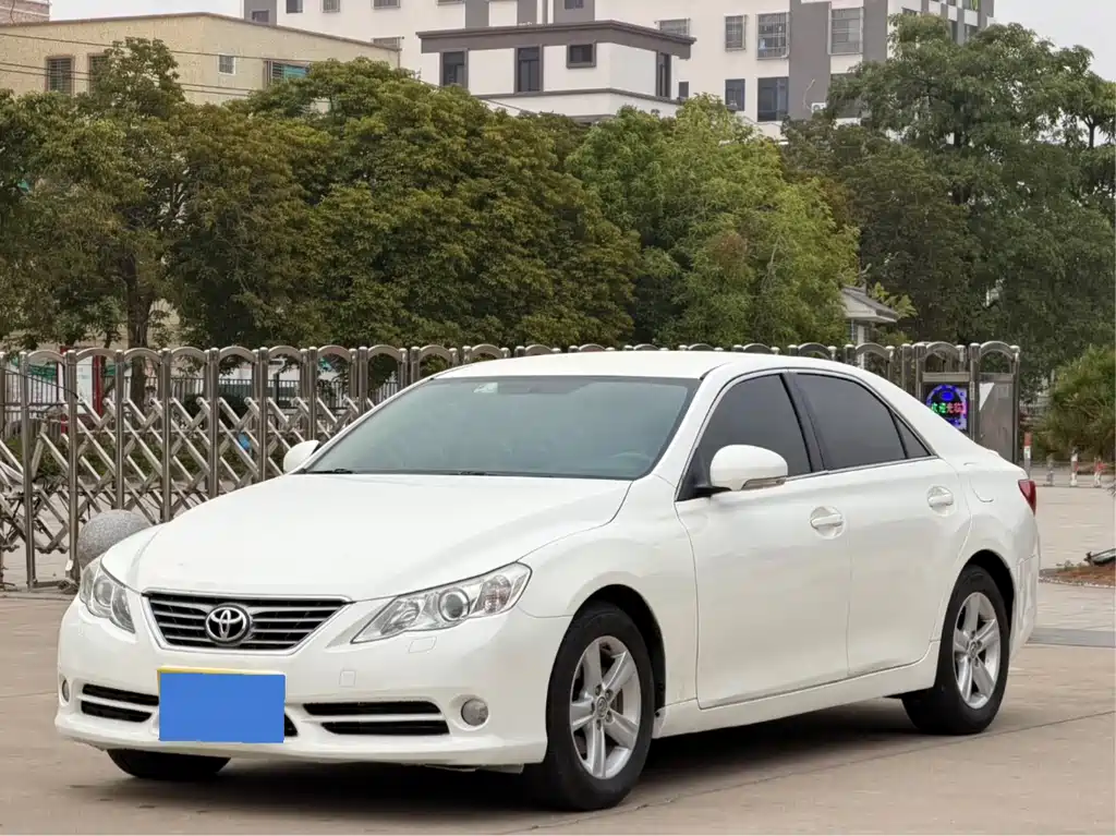 Toyota Reiz 2013