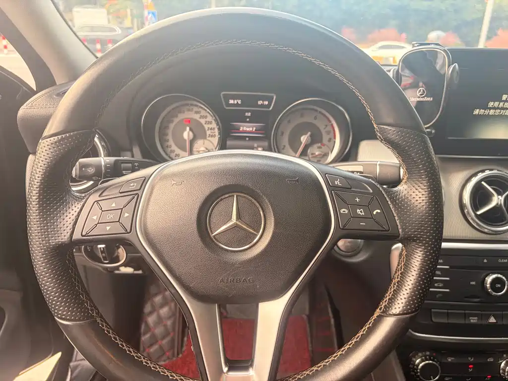 Mercedes-Benz GLA — миниатюра 15