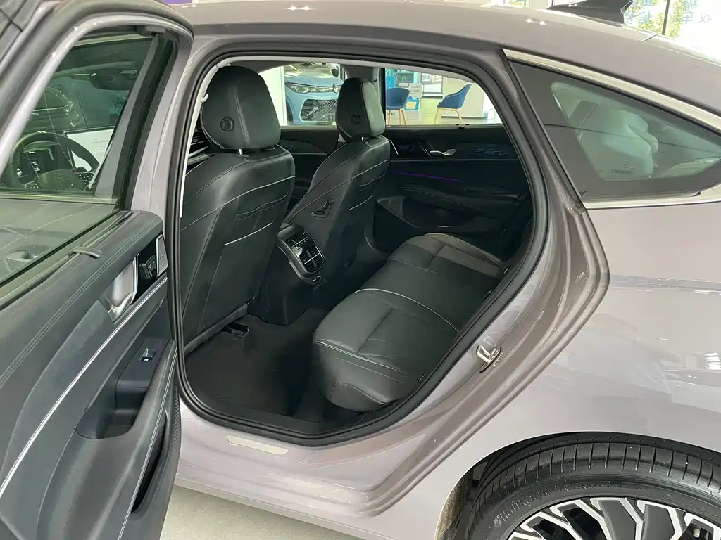 Volkswagen Passat 2025 Pro 380TSI
