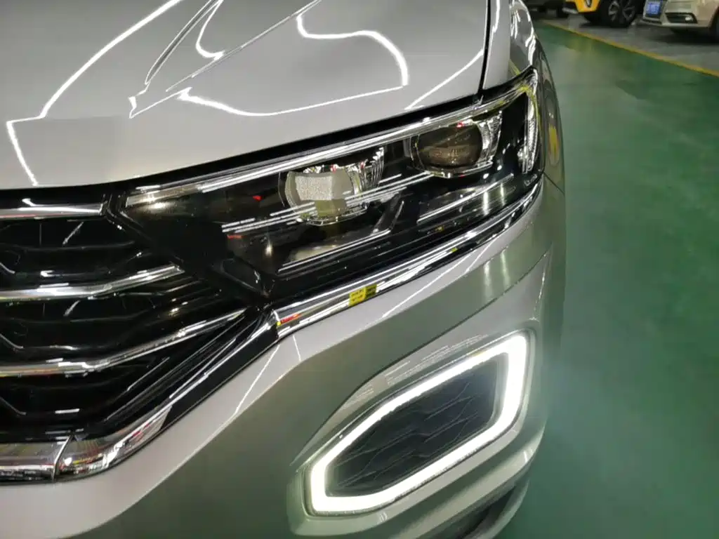 Volkswagen T-Roc — миниатюра 24