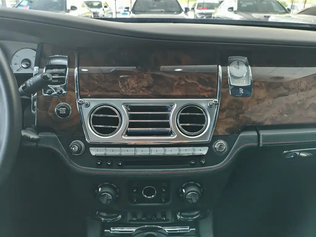 Rolls-Royce Ghost 6.6T Extended Edition, фото 11