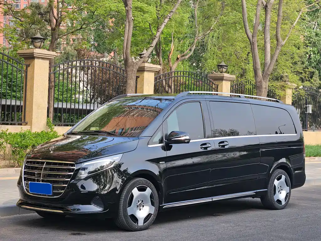 Mercedes-Benz V-Class 2025