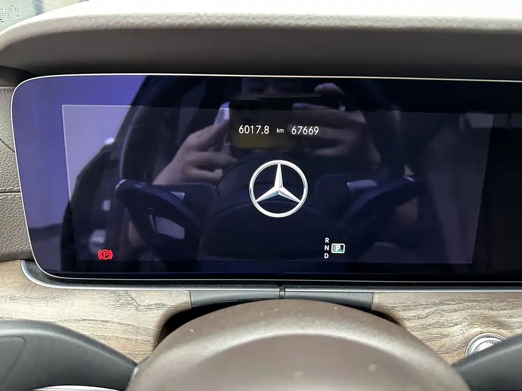 Mercedes-Benz E-Class — миниатюра 18