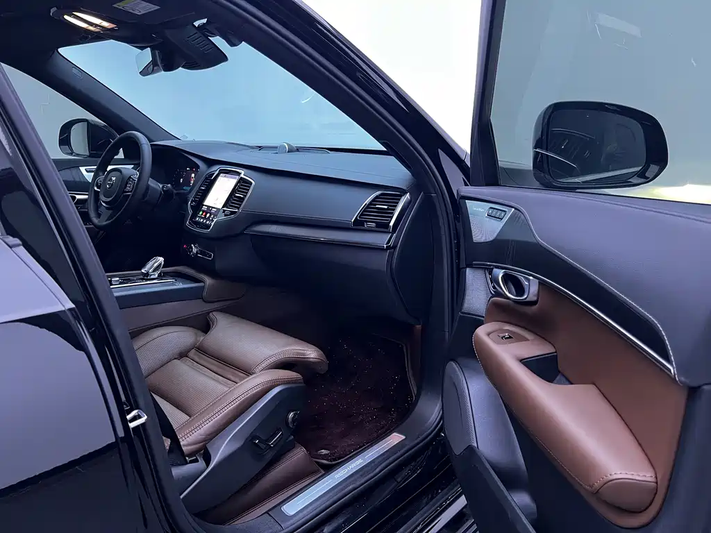 Volvo XC90 PHEV — миниатюра 19