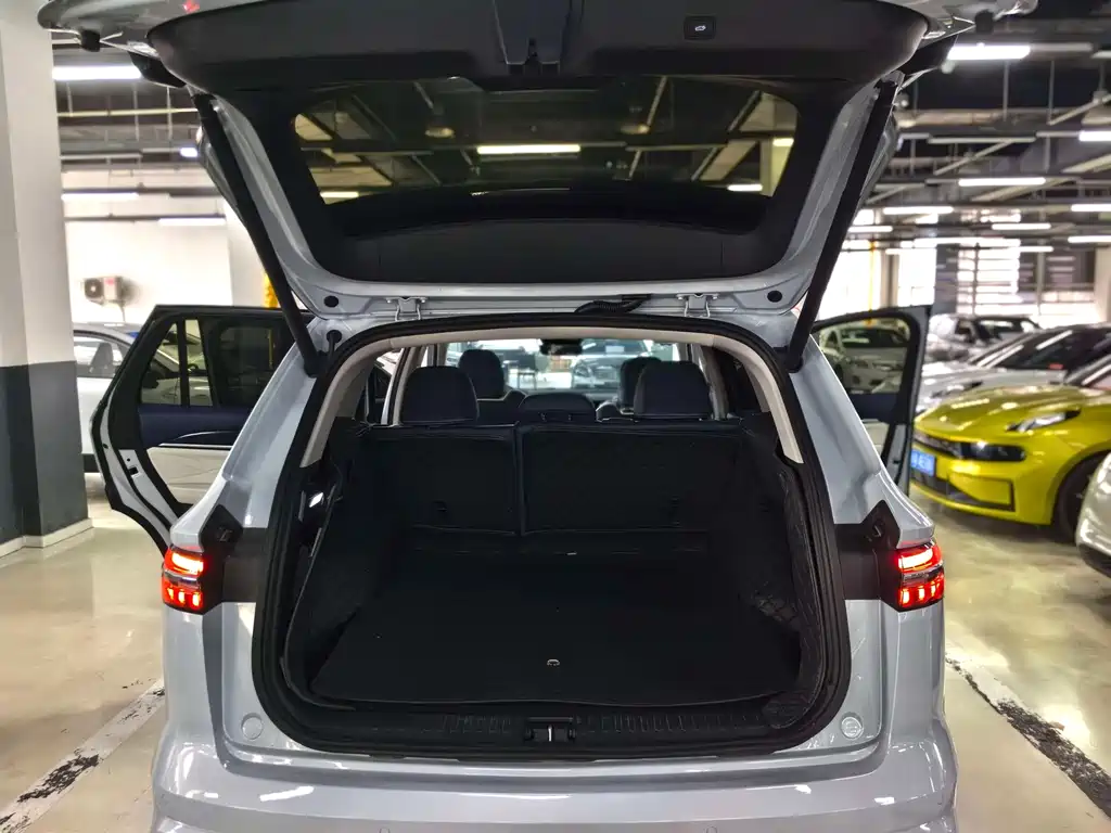 Geely Xingyue L — миниатюра 14