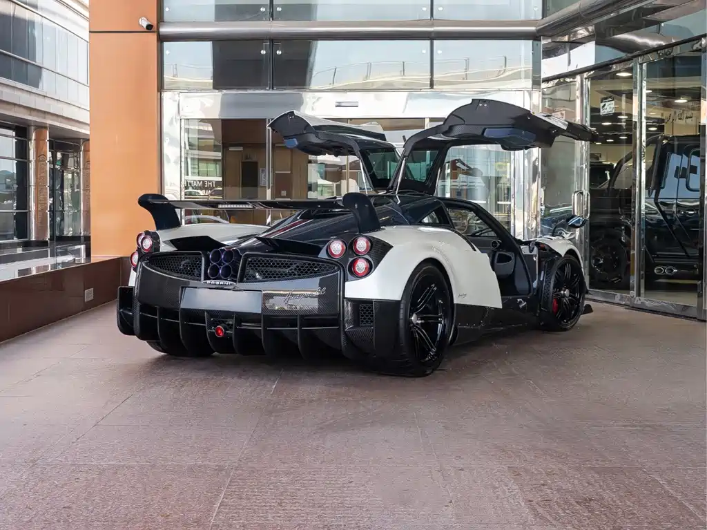 Pagani Huayra — миниатюра 5