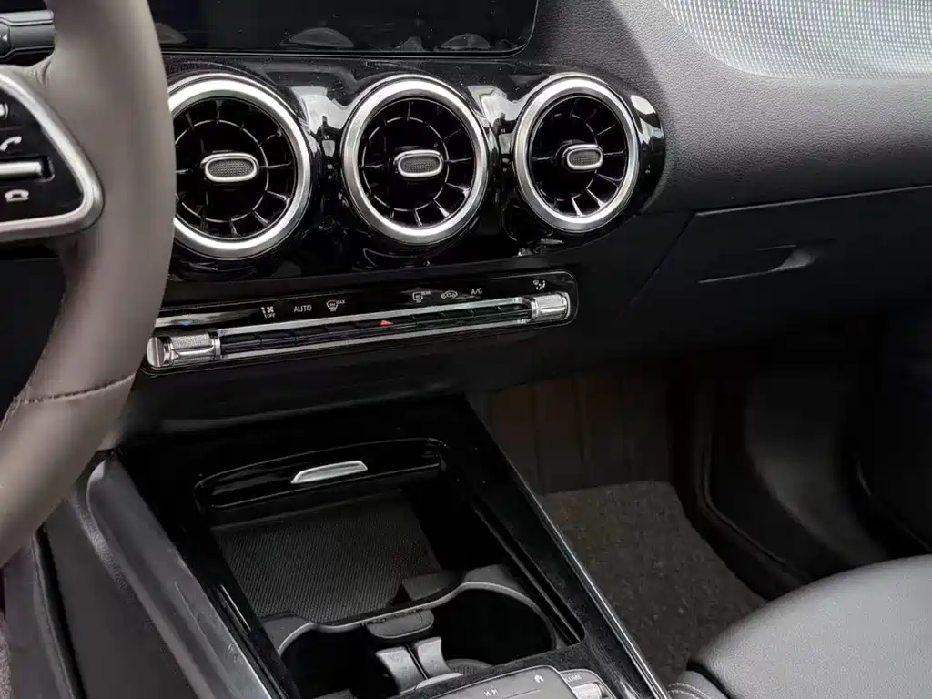 Mercedes-Benz B-Class — миниатюра 11