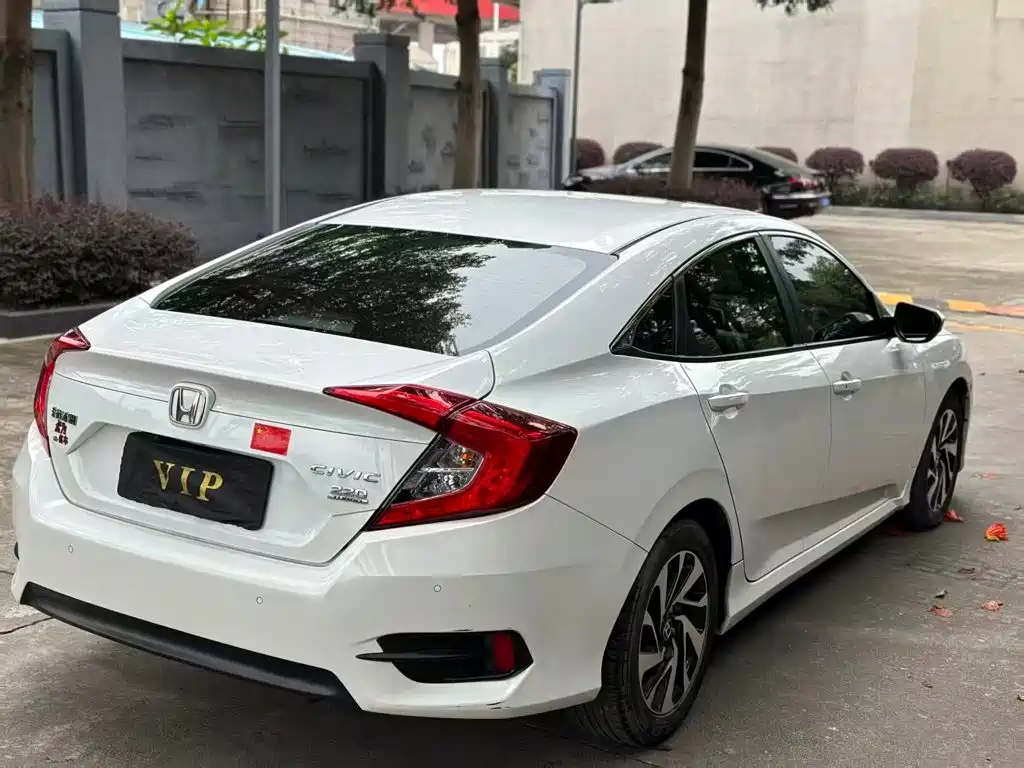Honda Civic — миниатюра 8