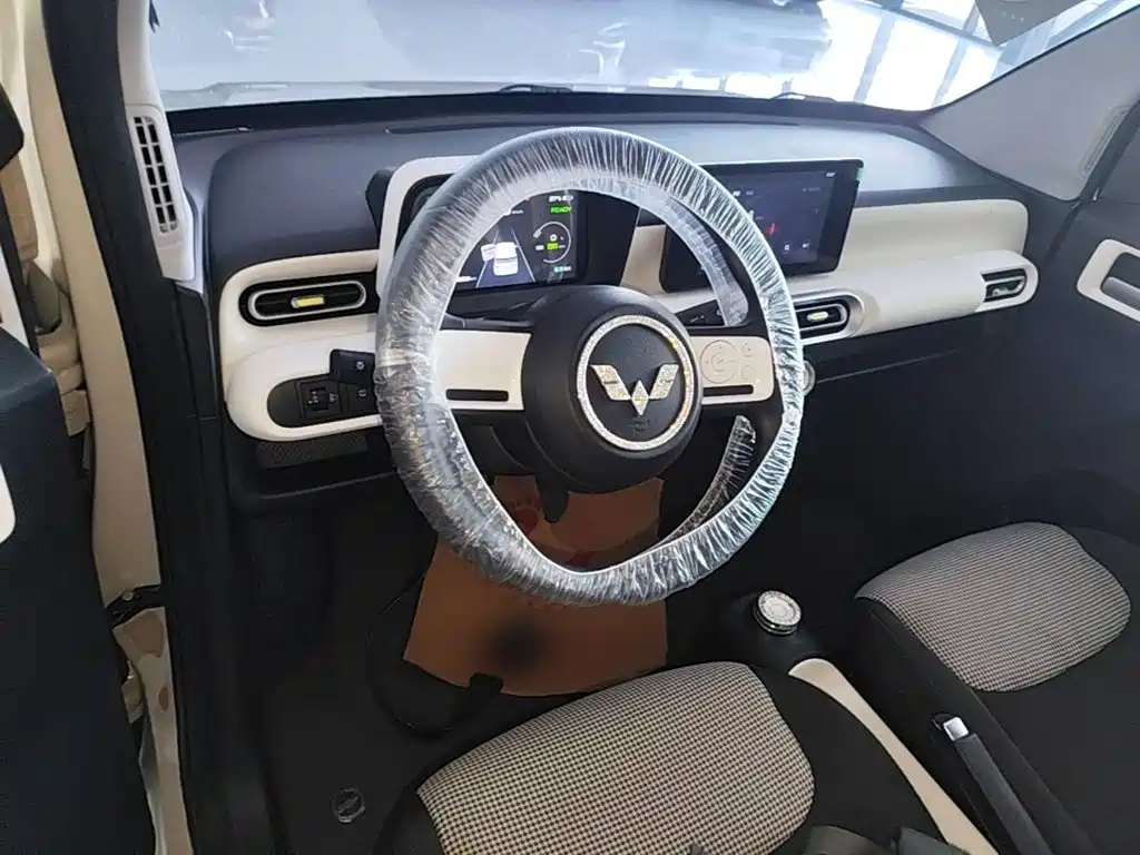 Wuling MINIEV — миниатюра 10