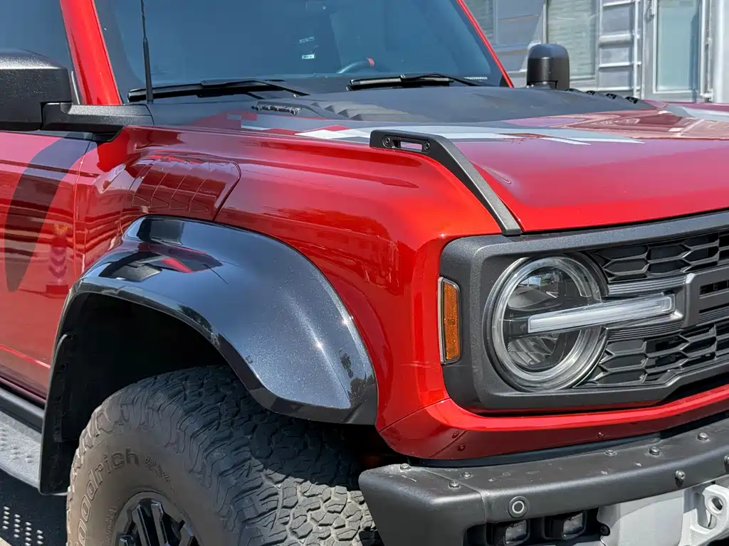 Ford Bronco (Import) — миниатюра 16