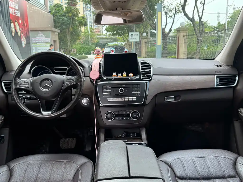 Mercedes-Benz GLE (Import) — миниатюра 7