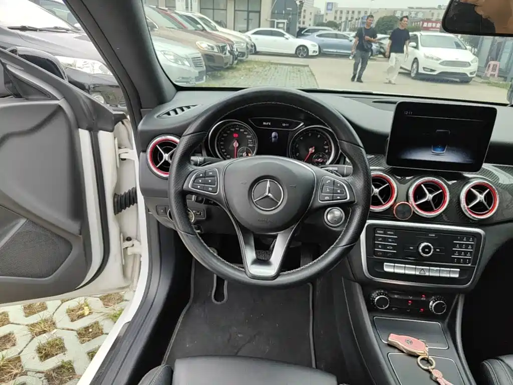 Mercedes-Benz CLA (Import) — миниатюра 11