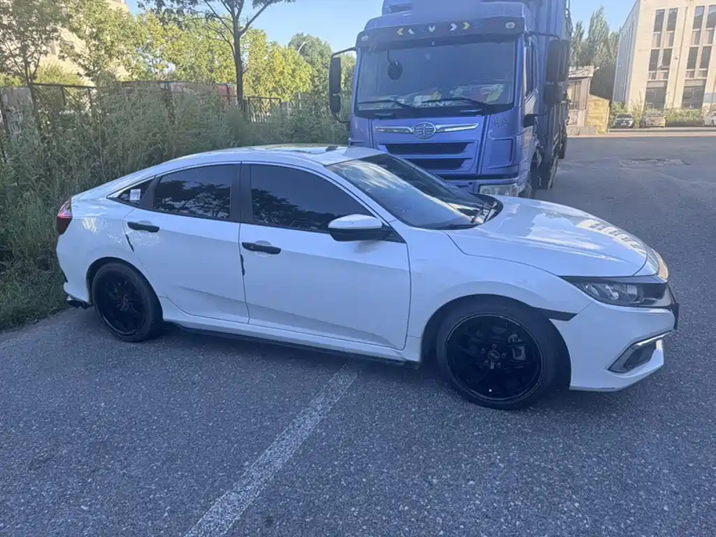 Honda Civic — миниатюра 7