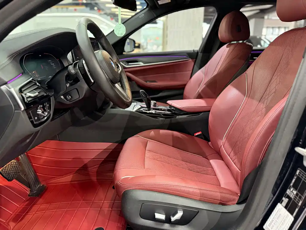 BMW 5 Series — миниатюра 4