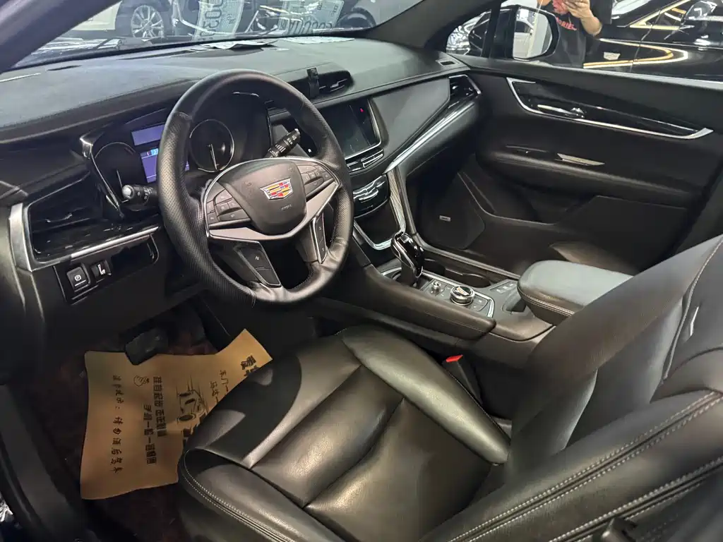 CADILLAC  XT5