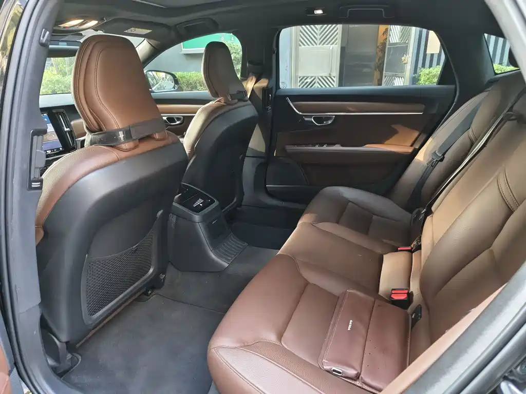 VOLVO S90 PLUG IN HYBRID